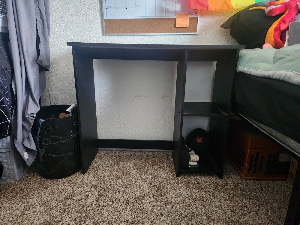 Small Desk And Chair