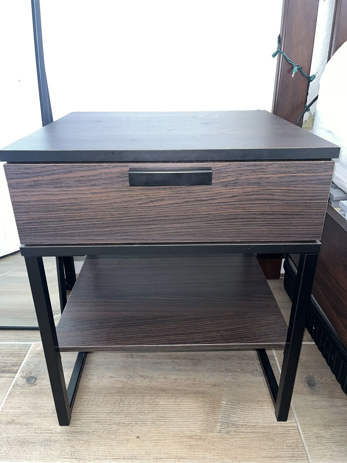 2 Side Tables
