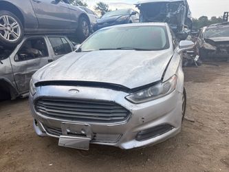 2015 Ford Fusión 2.5L For Parts