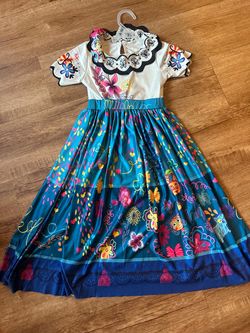 Costume