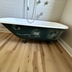 Clawfoot Bathtub With Painted Design $500