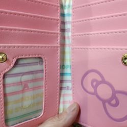 Loungefly Hello Kitty And Friends Bi Fold Flap Wallet 