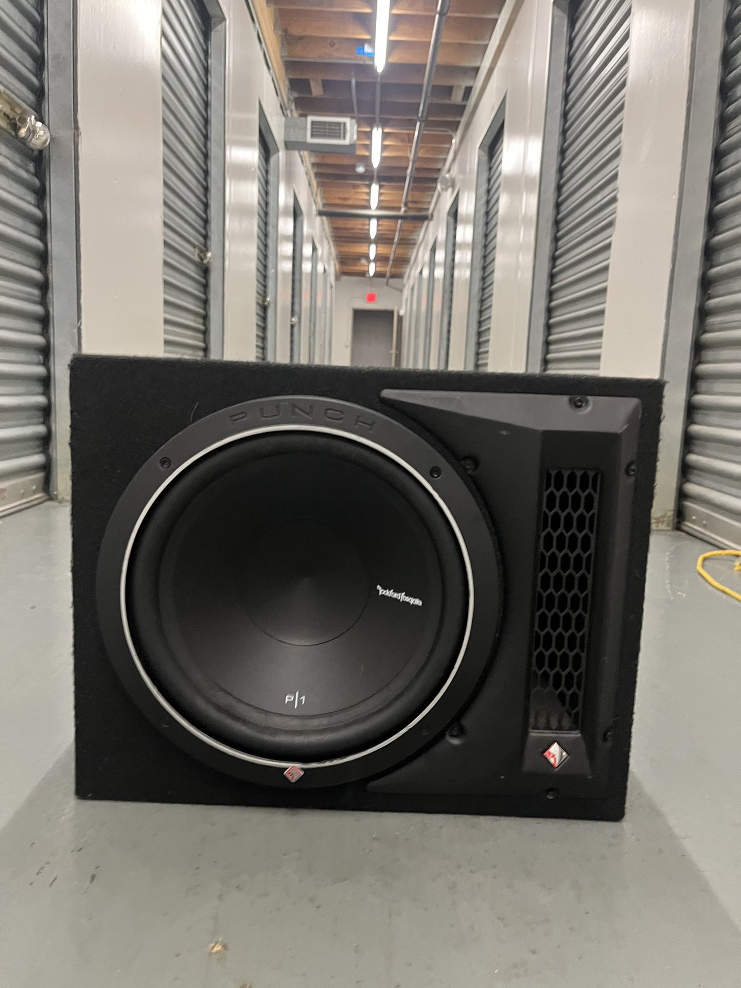 Car audio Soundsystem- 10” Sub, Amp, Capacitor 