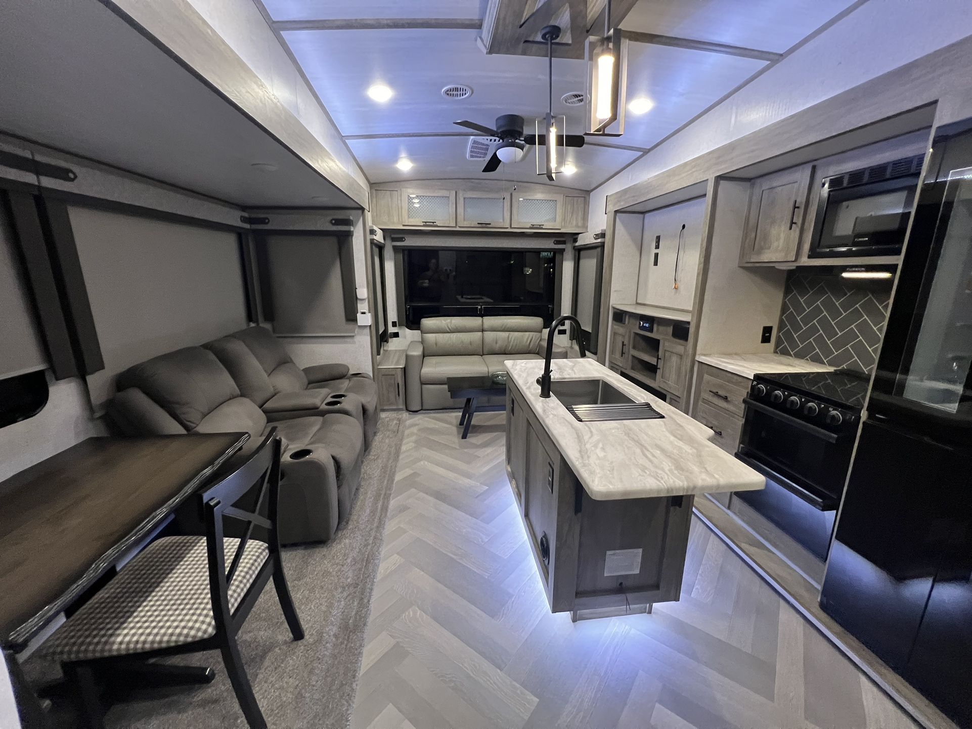 2021 Forest River Heritage Glen 369BL