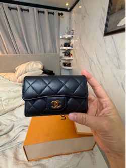 Chanel classic card holder lamp skin