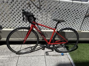 Giant Contend road bike – small frame