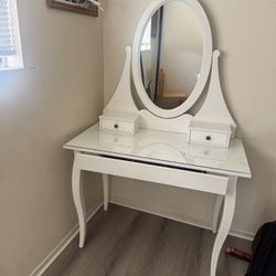 Small Vanity Mirror Includes Matching White Chair 