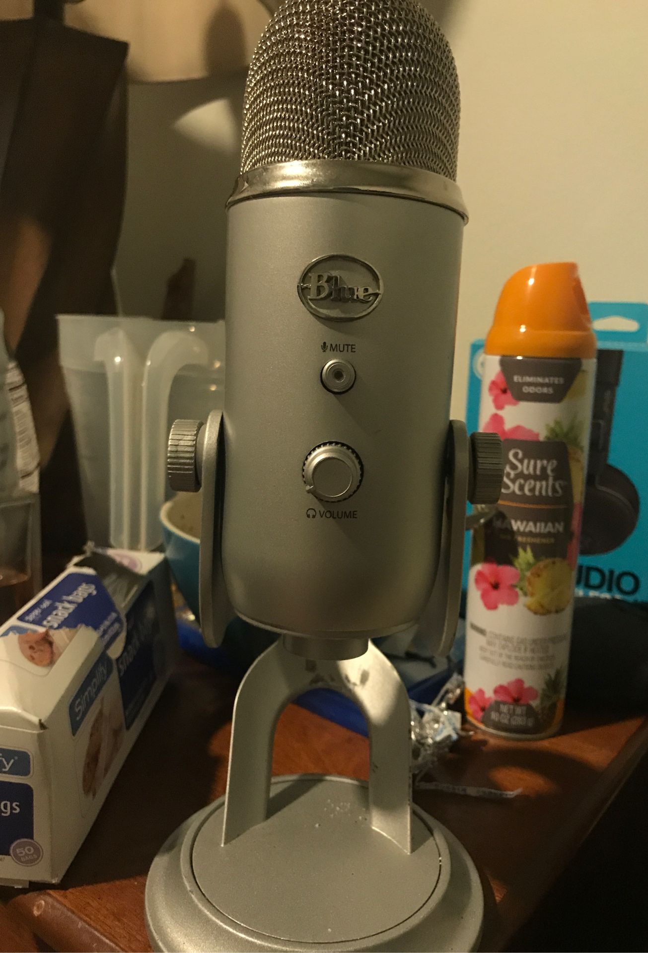 Blue yeti silver edition microphone