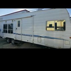 2005 Weekend Warrior Toyhauler 