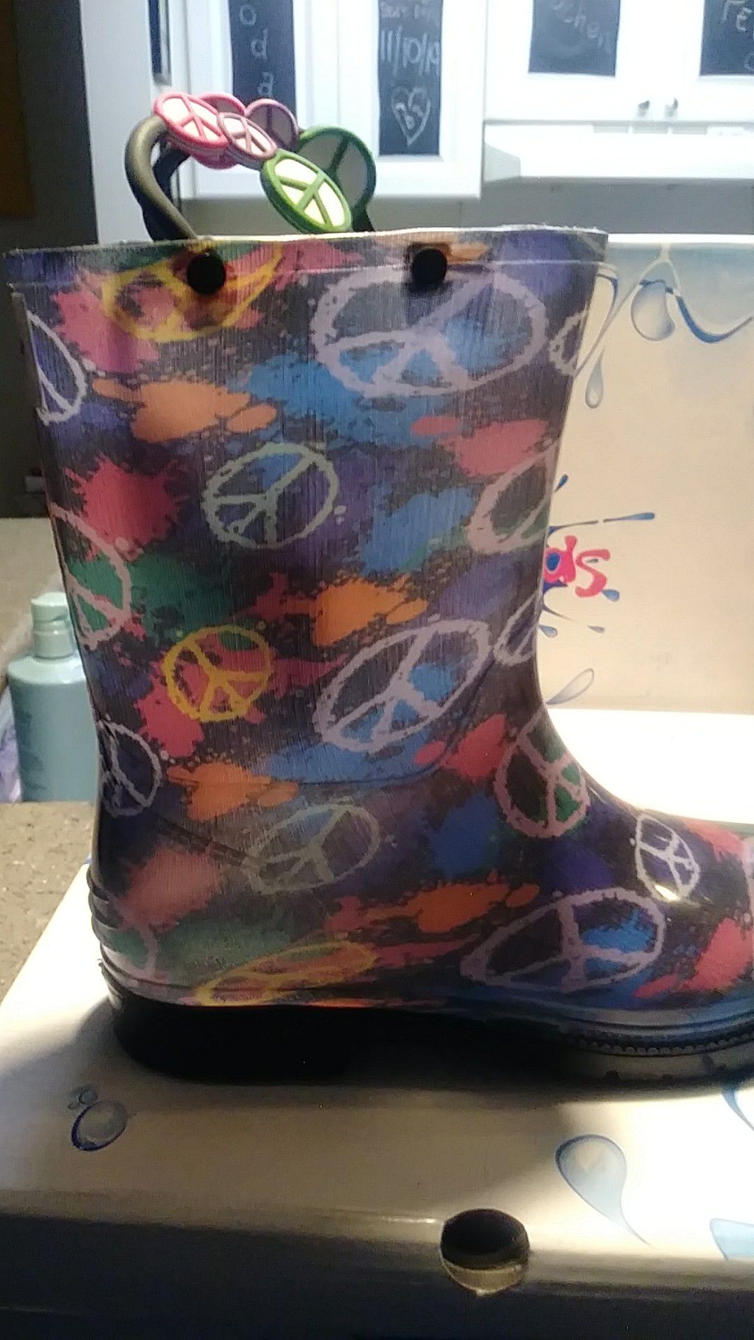 Spash me girls rain boots!! Size 4