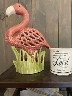 Ceramic Flamingo , No Chips Lites Up Needs A Led Replacement