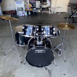 Rebel By Mapex Drum Set