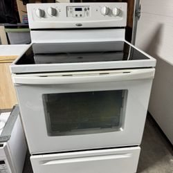 White Oven And Microwave 