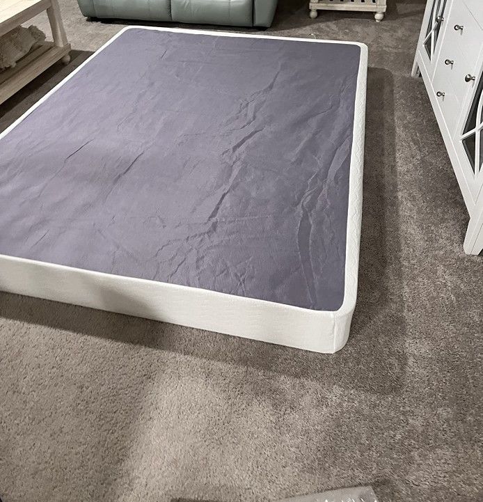 Queen size ZINUS 7 Inch Metal Smart Box Spring, mattress foundation