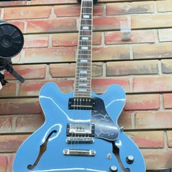 Gibson ES-335 Pelham Blue USA Semi Hollow Electric Guitar