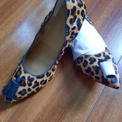 J. Crew Suede Tassel Stretch Pointed Toe Flats Leopard Print Size 6 Brand New 