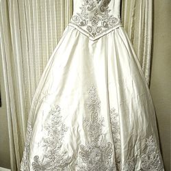 BEAUTIFUL White Private Label By G Wedding Dress