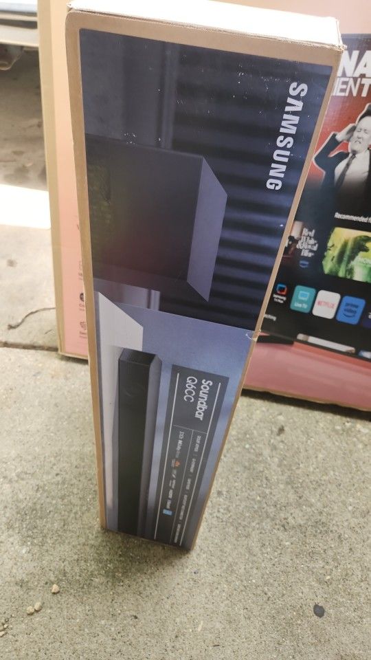 Samsung Sound Bar With Spearkers