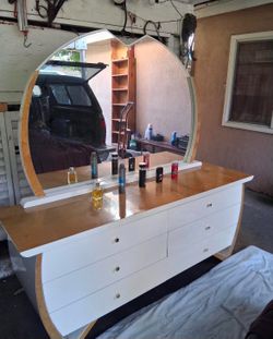 dresser with mirror