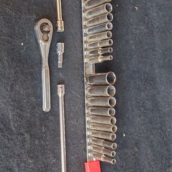 Sears Craftsman 🇺🇸  1/4" Drive Metric And Sae Set. 
