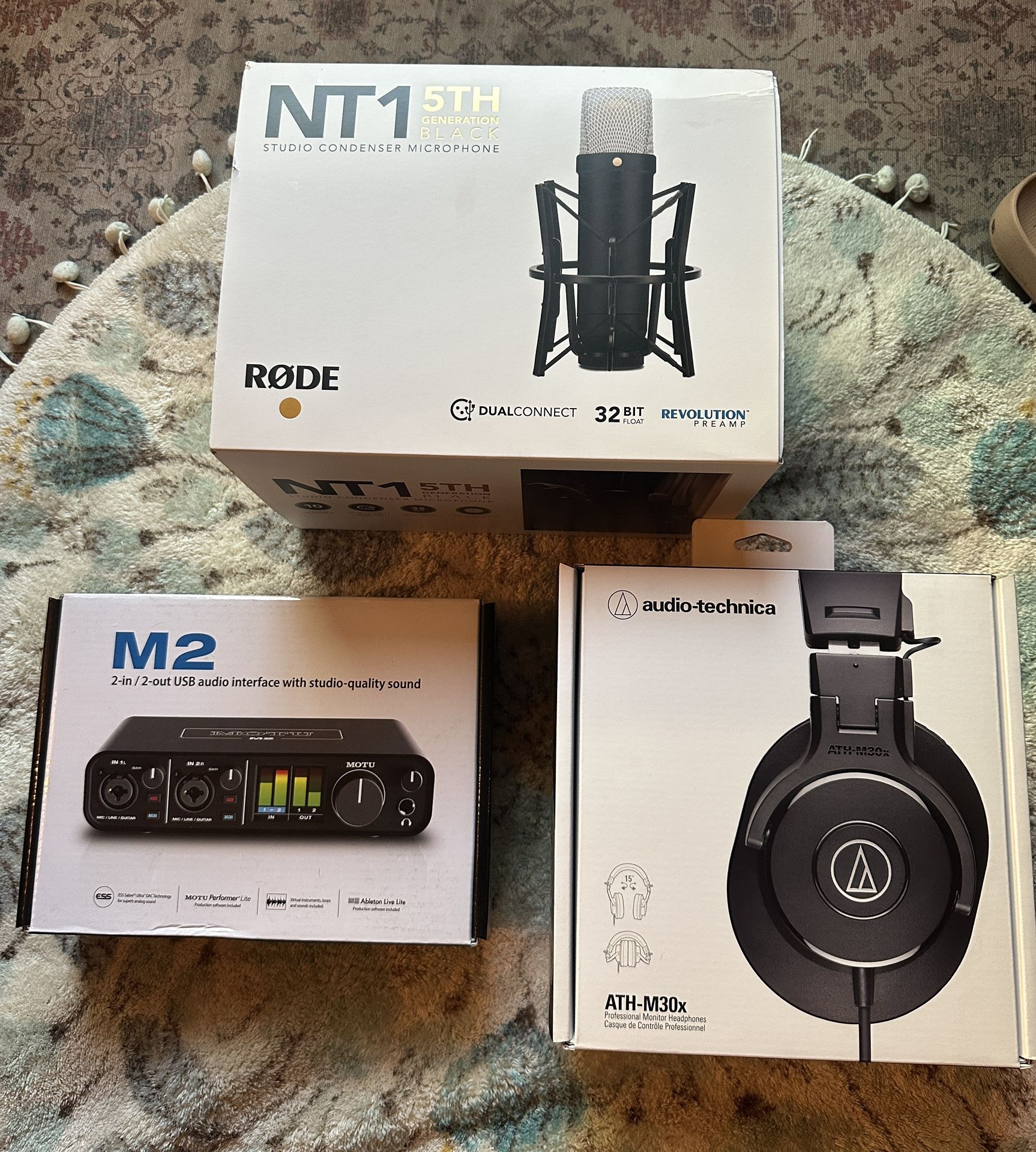 Microphone, Headphones & Audio Interface
