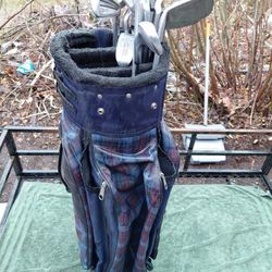 Golf Bag With Random Clubs