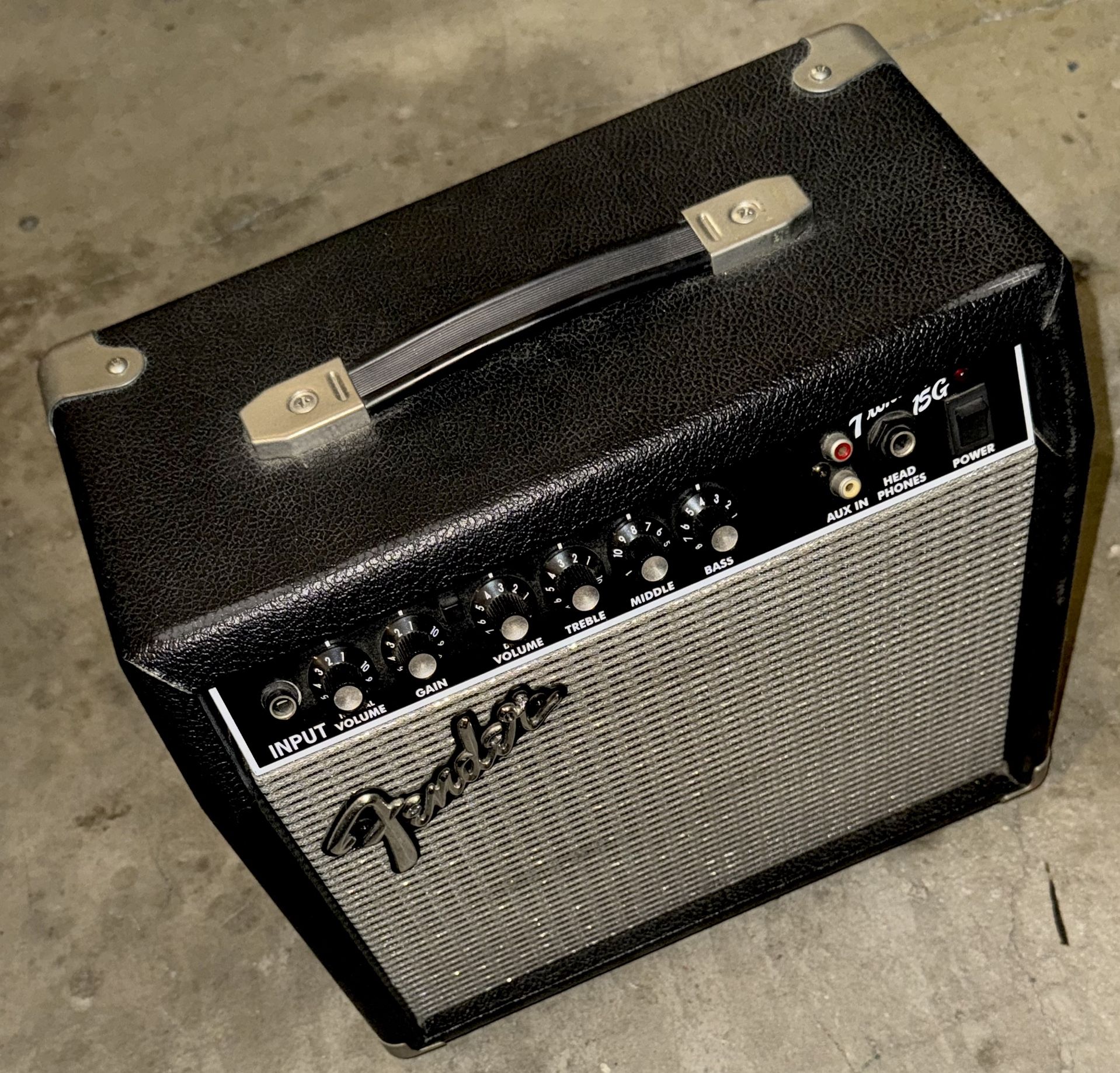 Fender Frontman 15G guitar amplifier
