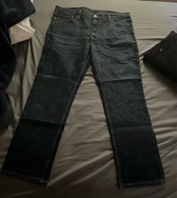 Levi’s Slim Fit (Blue Washed)