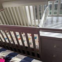 White crib With Mattress 