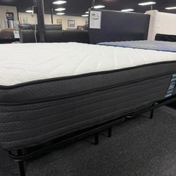 Queen Size Mattress. 🚚WE DELIVER🚚