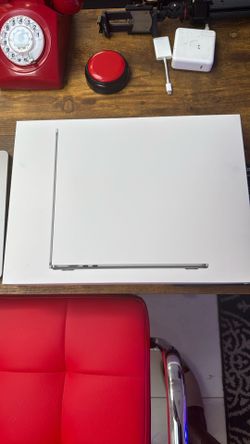 🔥 Brand New 2024 M3 MacBook Air – 16GB / 256GB – SEALED 🔥 💰 $1,000 (Firm)