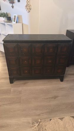Side cabinet