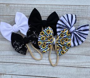Black and White Bows on Clip or Nylon