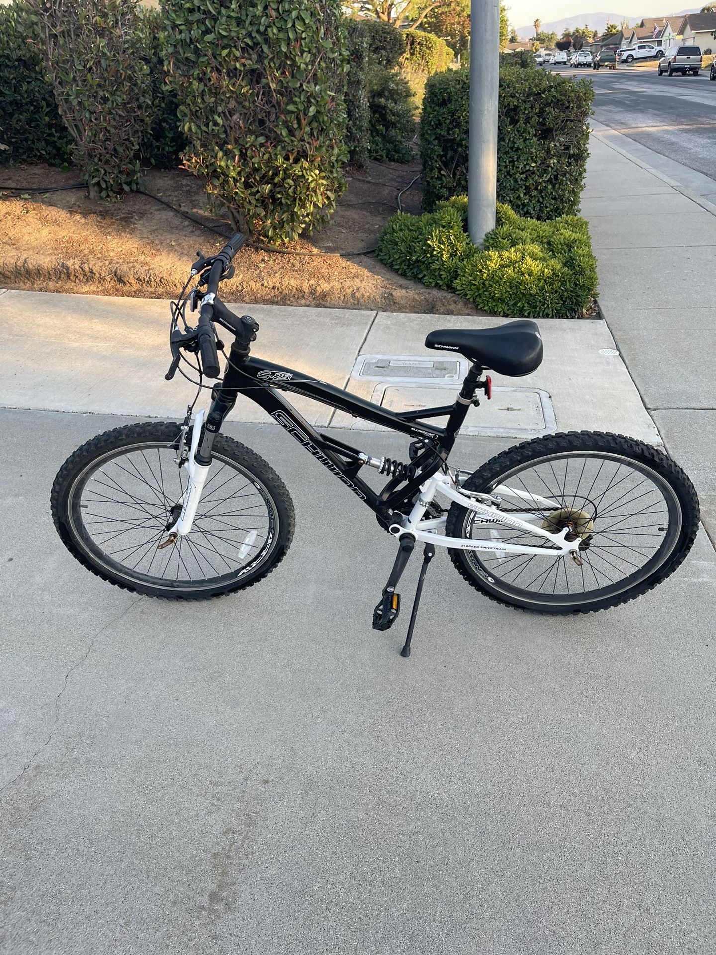 Schwinn Mountain Bike