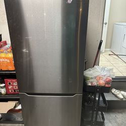 Insignia Bottom Freezer Refrigerator