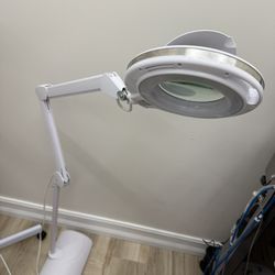 Magnifying Lamp For Facial Extractions 