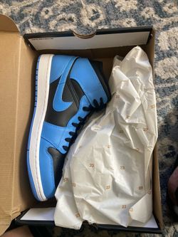 Jordan 1 mid university blue shoes