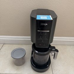 NINJA ICE CREAM MAKER 