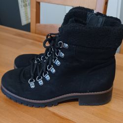 Crown Vintage Hiking Style Boots Women's Size 8.5