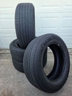 275/60R20 Goodyear Wrangler Territory HT tires