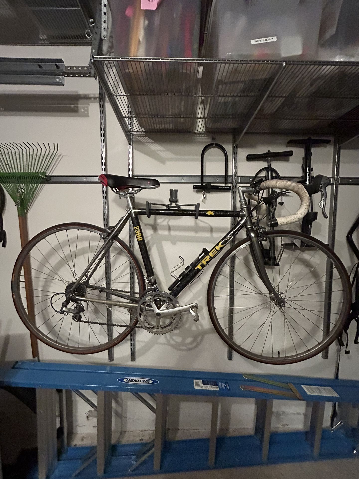 Racing Bike - Trek 2300 - Lightly Used