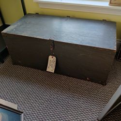 VINTAGE ARMY/MILITARY FOOTLOCKER