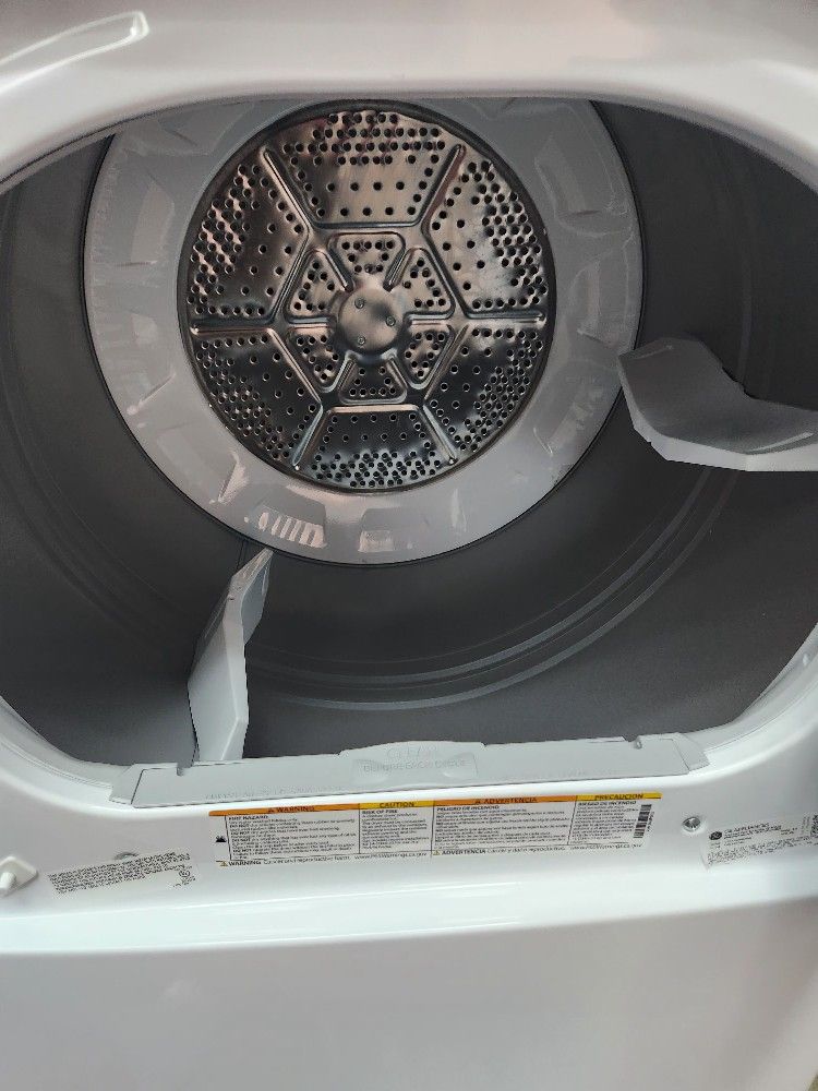 SET GE WASHER AND GAS DRYER BRAND NEW