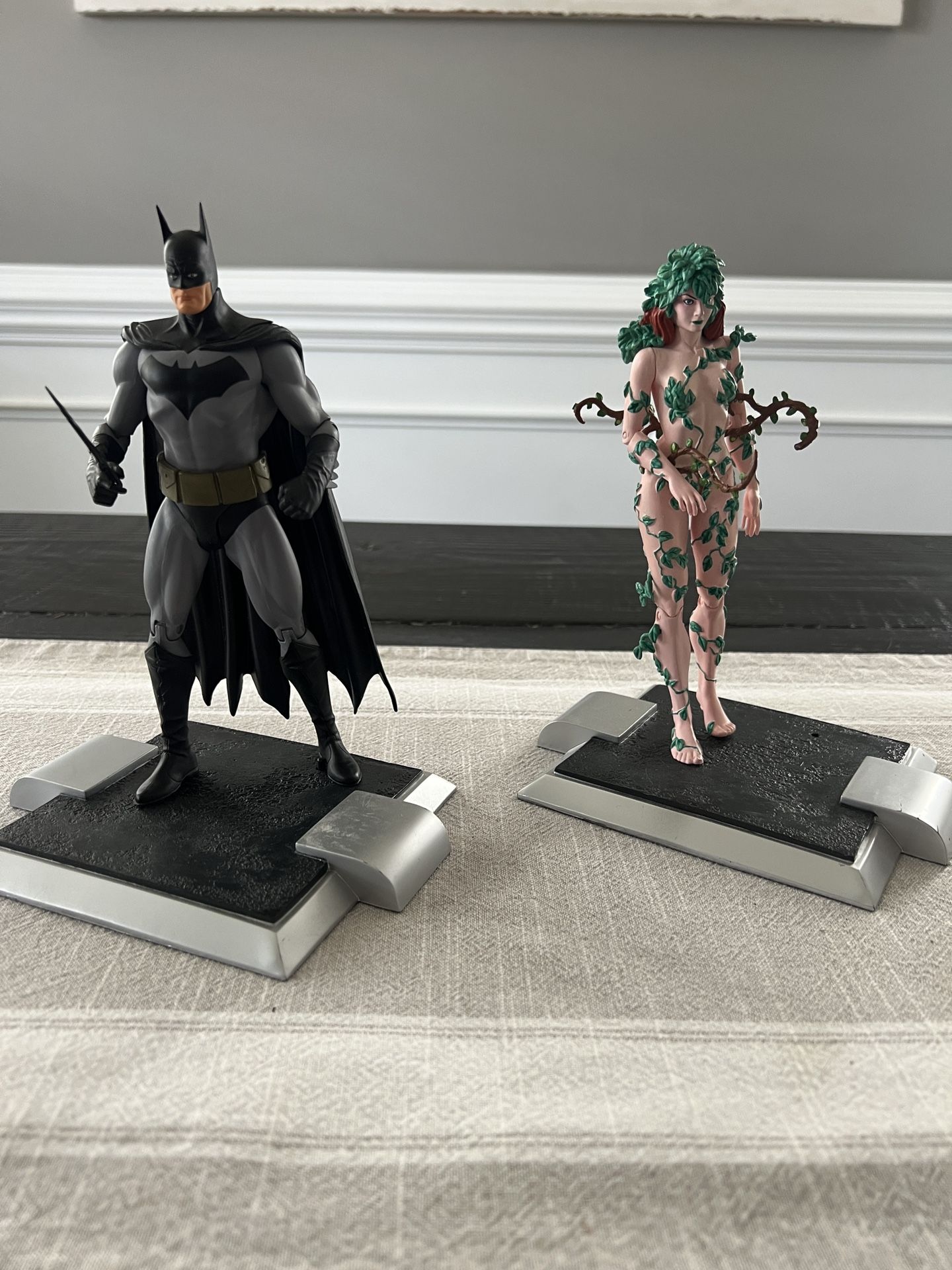 Batman and Poison Ivy (Alex Ross design) - DC Direct