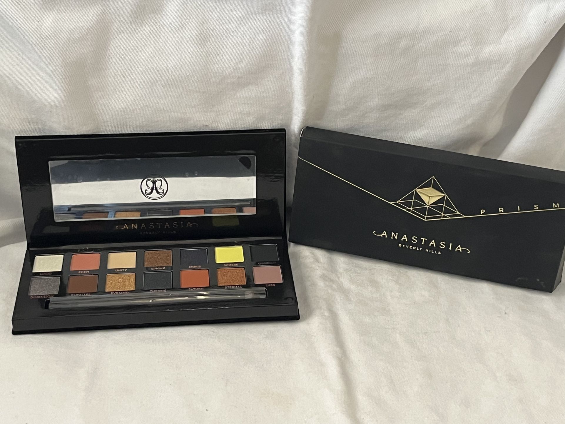 Anastasia Beverly Hills PRIMS Eyeshadow Palette NIB