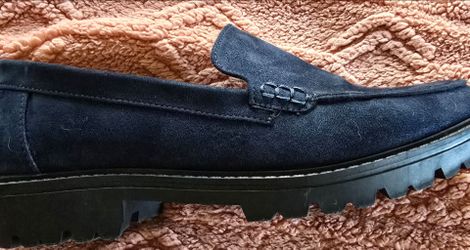 Journey collection suede loafer woman's size 9