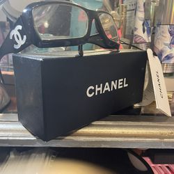 Authentic Chanel Sunglasses Only 75$