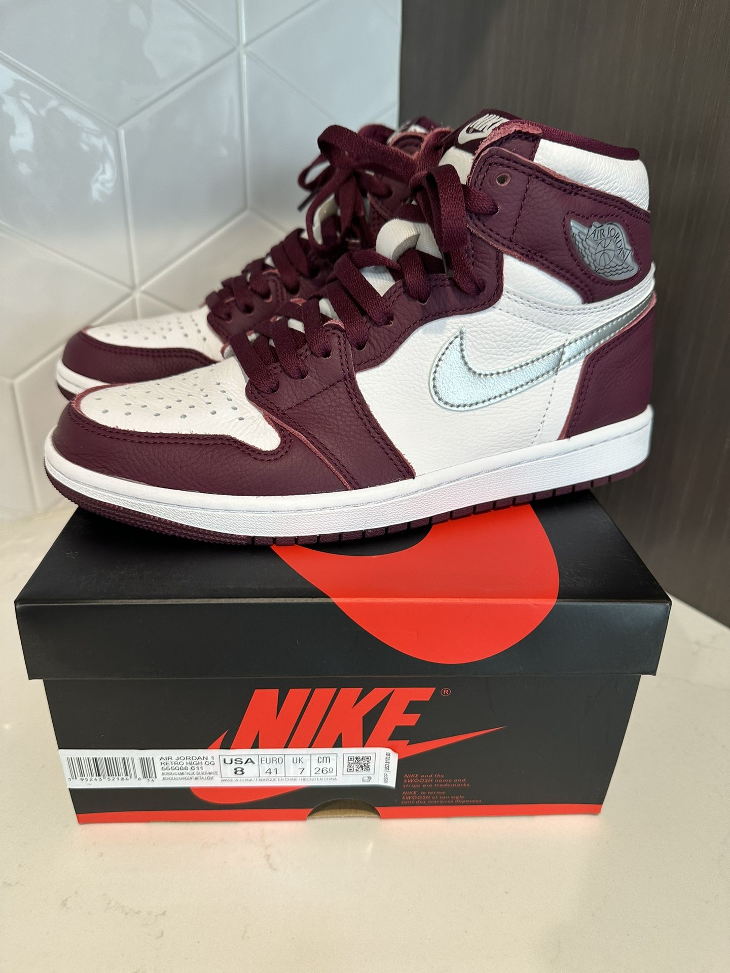 Air Jordan 1 Retro High OG Bordeaux Metallic Silver