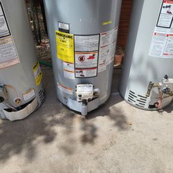 Gas Water Heater 50 Gal In Good Condition And Warranty Works Great 19th Ave And Baseline 