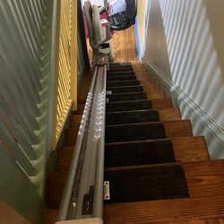 Electric stair lift